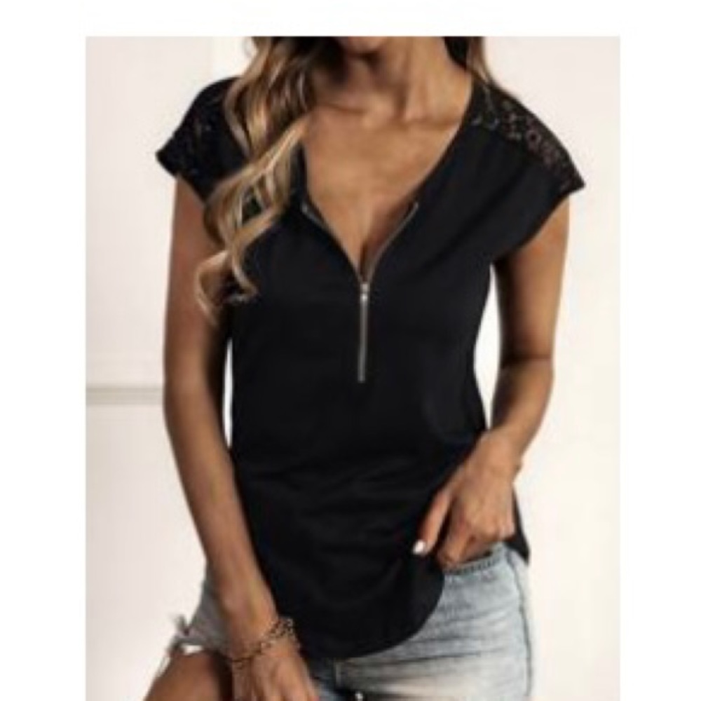 Half zip Lace shoulder t-shirt, size xs